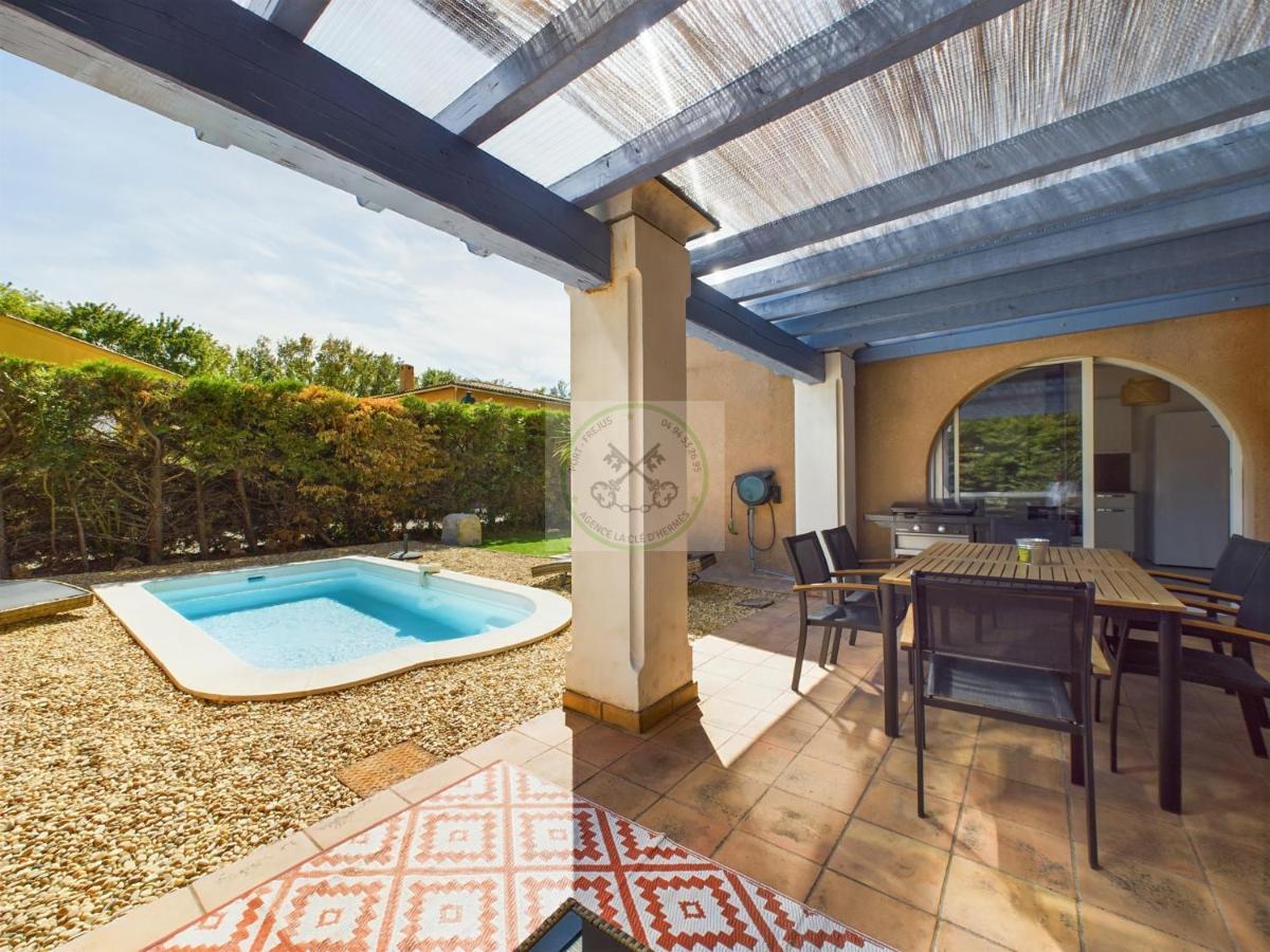 4 Avec Piscine Villa